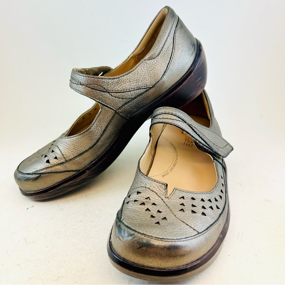 Ziera Pale Bronze Gianna Low Wedge Mary Janes, size 36 5.5 6 WIDE FLAWS - Picture 1 of 12